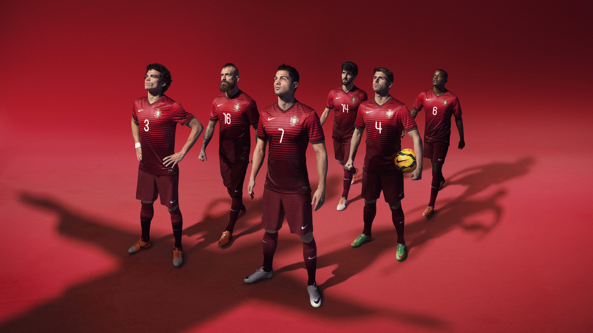 德甲激战，球迷表达支持，德甲现场