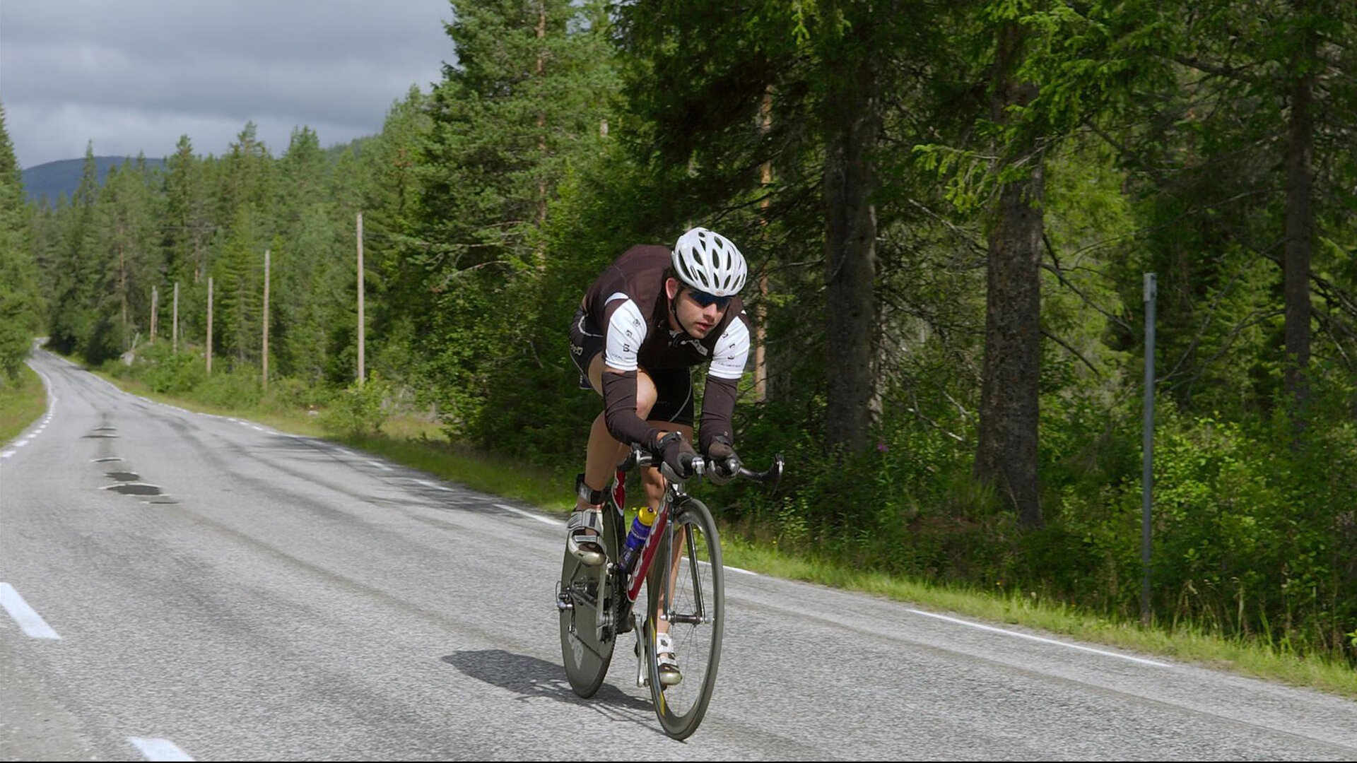 体育新闻中心主办体育数字版权保护法律论坛，体育法网